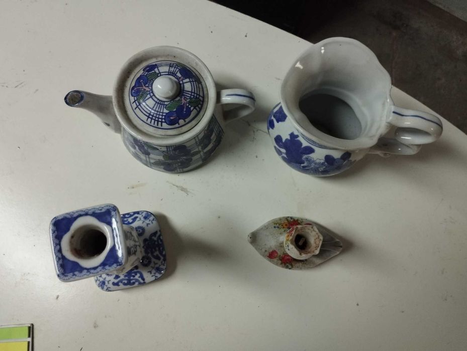 Conjunto de bibelots com ilustrações