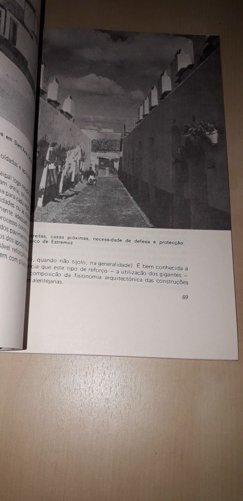 Portugal, Arquitectura e Sociedade - Carlos de Almeida (1978)