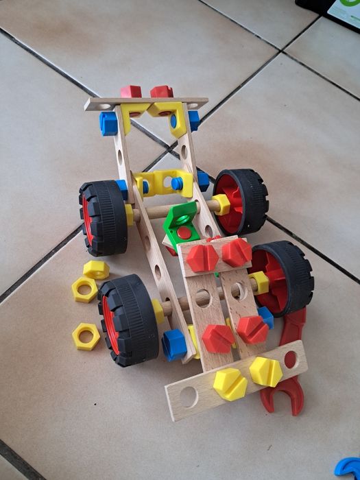 Mały konstruktor junior wyścigówka