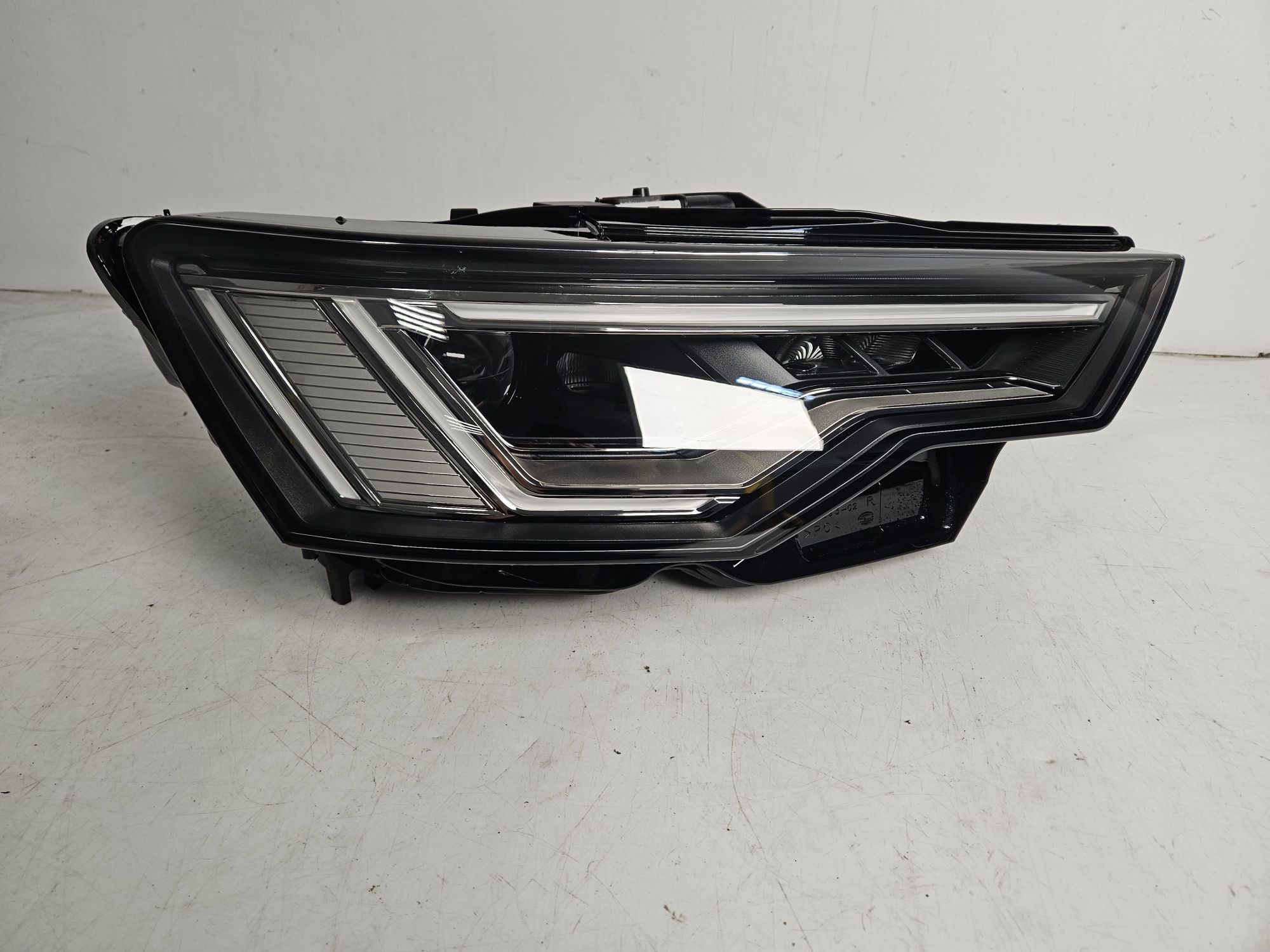 Lampa prawa przód Audi A6 4k0 C8 full led