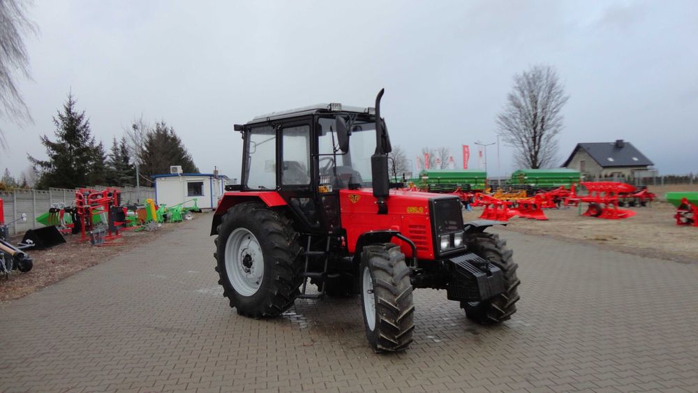 Ciągnik rolniczy leśny Belarus MTZ 952.2 szerokie koła 4x4. Moc 90 KM