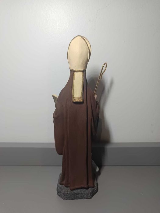 Escultura de São Bento – Cerâmica pintada à mão