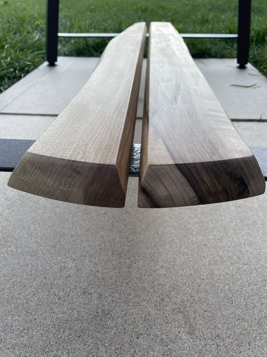 Стіл з горіха в стилі лофт з епоксидною смолою