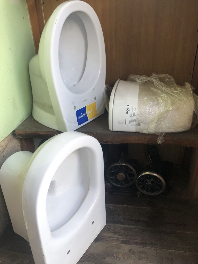 Miski wc koło wc