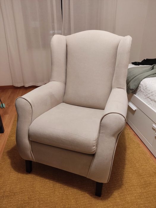 Poltrona / Cadeirão - beje