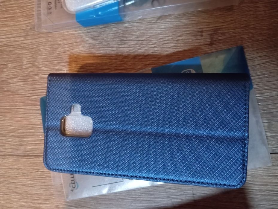 Etui nowe do telefonów