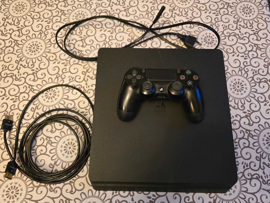 PS4 Slim + zasilacz, pad, kabel HDMI