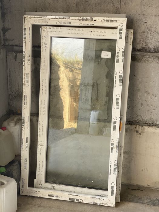 Вікно і балконі двері Rehau 70