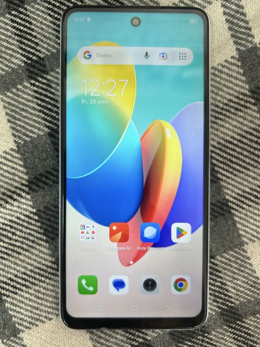 Продам мобильный телефон Tecno Spark Go 2024 4/64