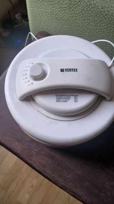 Сушарка овочів та фруктів Vertex VR7801