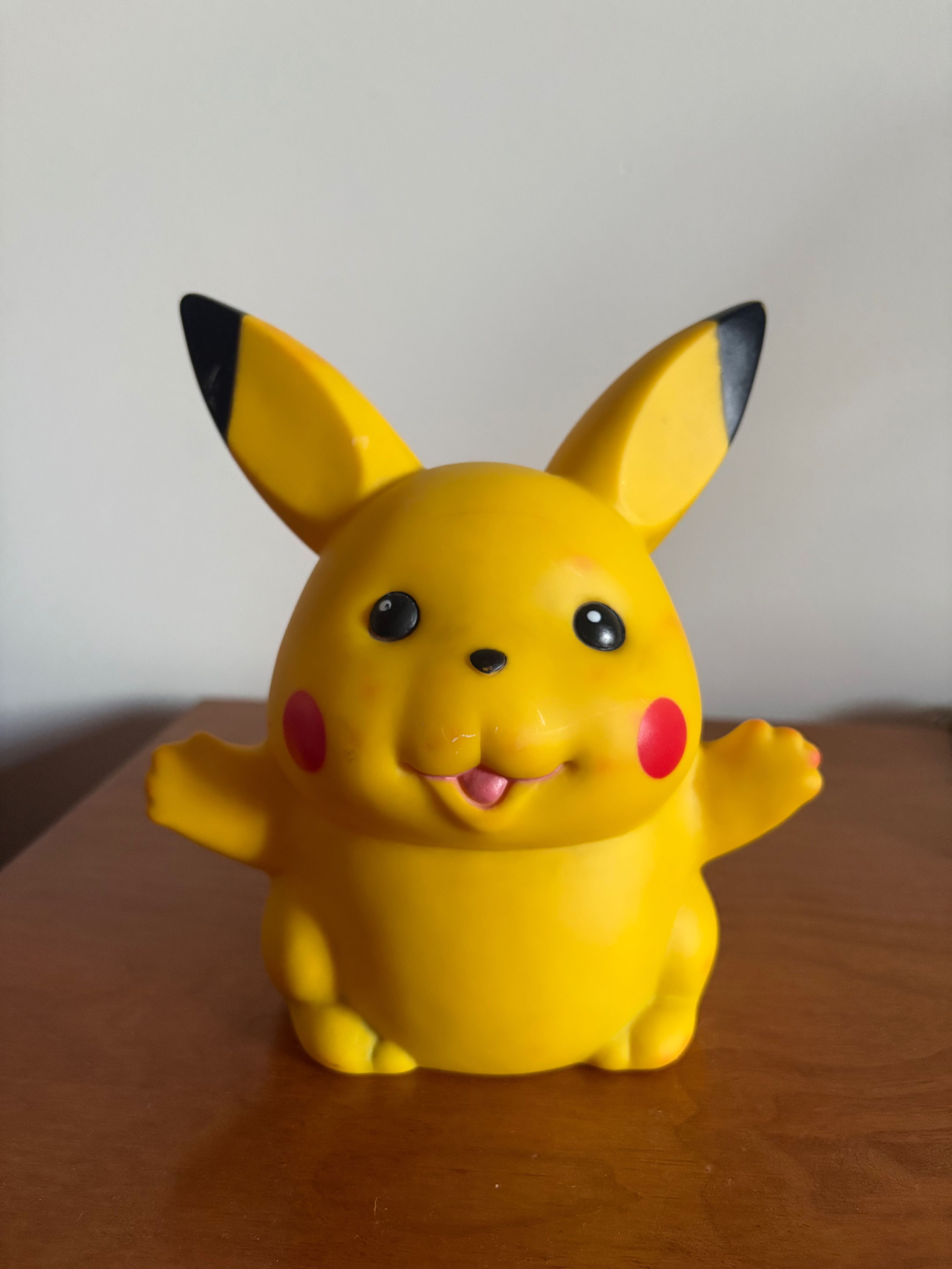 Mealheiro pikachu