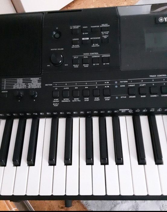 Синтезатор Yamaha PSR E453