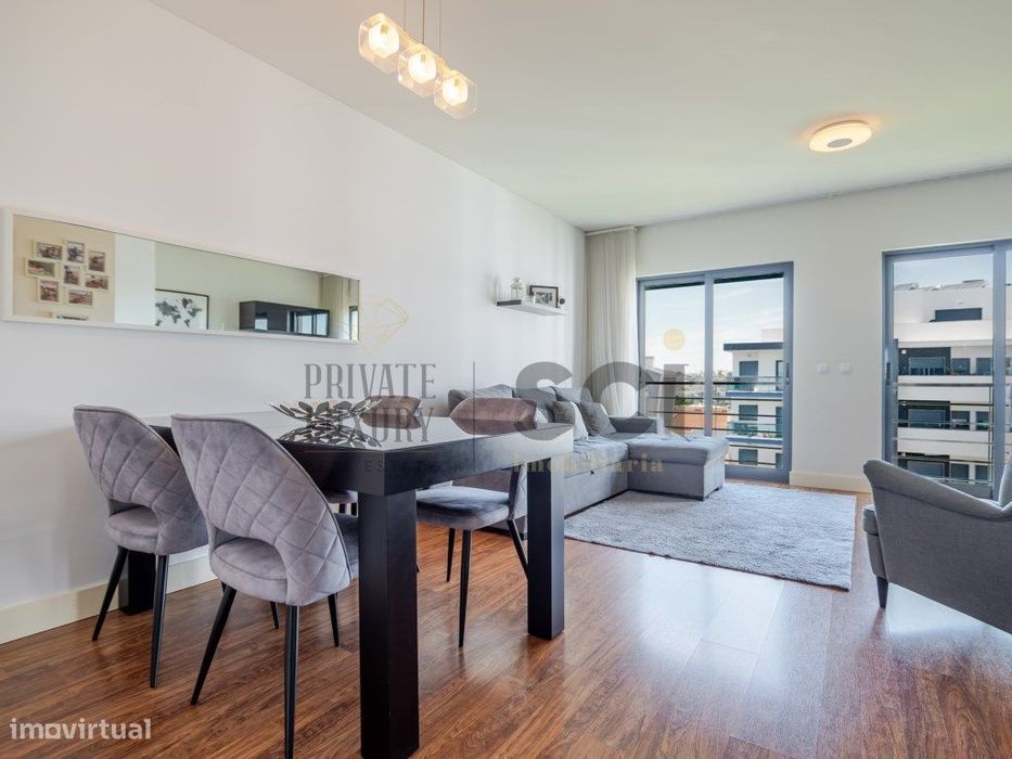 Apartamento T3 Quinta do Desembargador Almada com Arrecadação