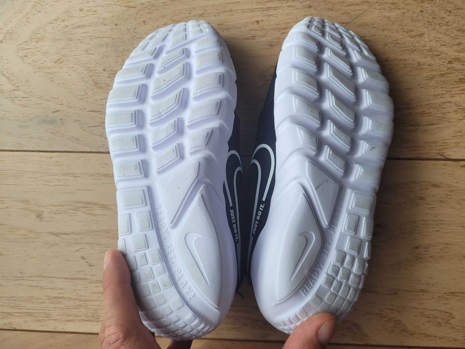 Buty Nike sneakers czarne do szkoły na WF mało używane 23,5cm 36,5