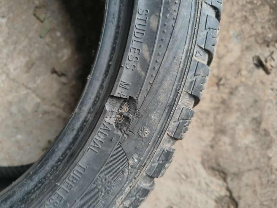 Шина зимова 215 45 r17