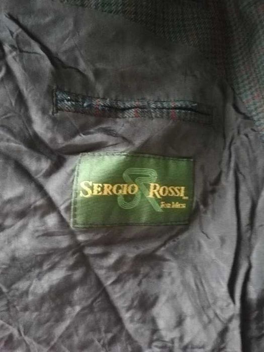 Męska marynarka w kratę – elegancka klasyka w stylu retro Sergio Rossi