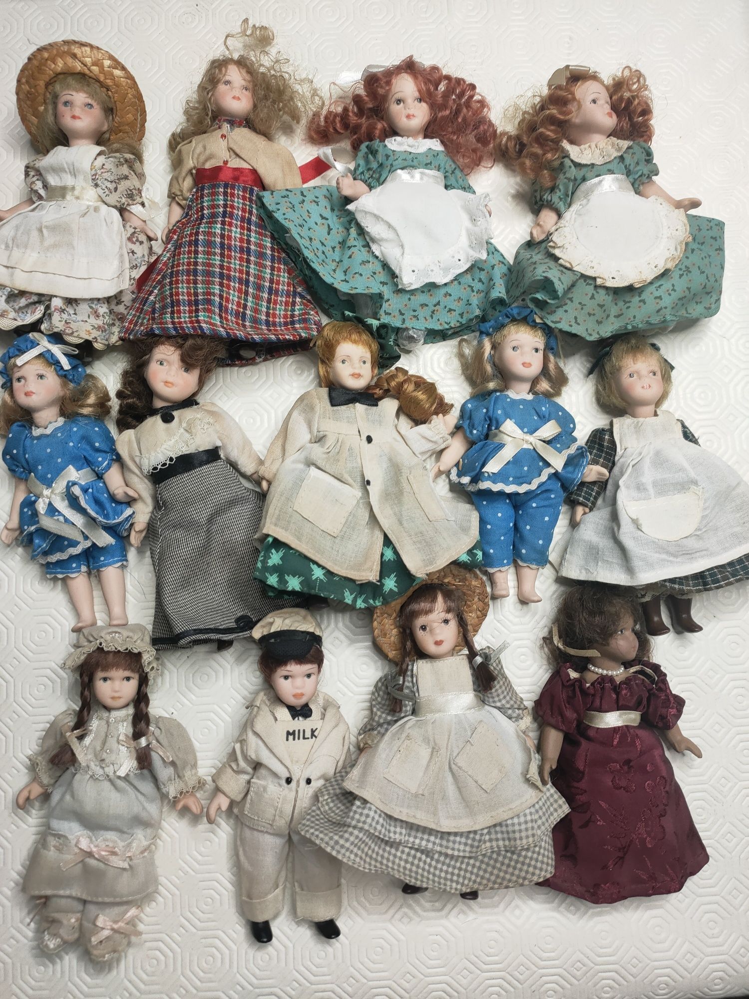 Bonecas de porcelana