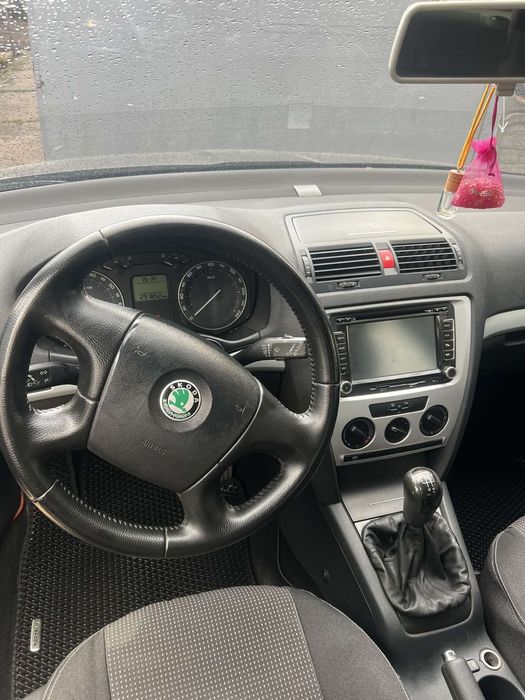 Шкода октавия а5, 1.6 mpi,официал