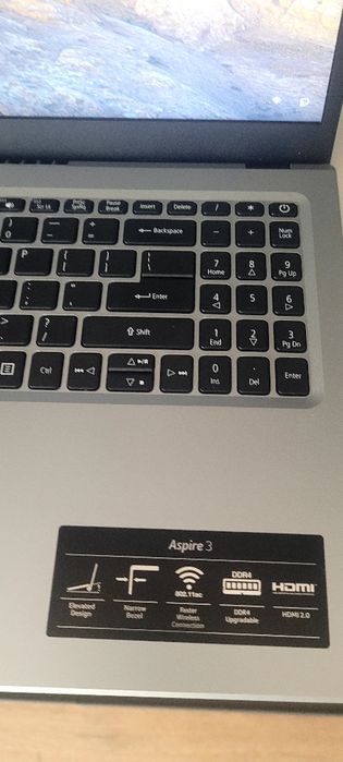 Laptop Aspire 3 stan idealny