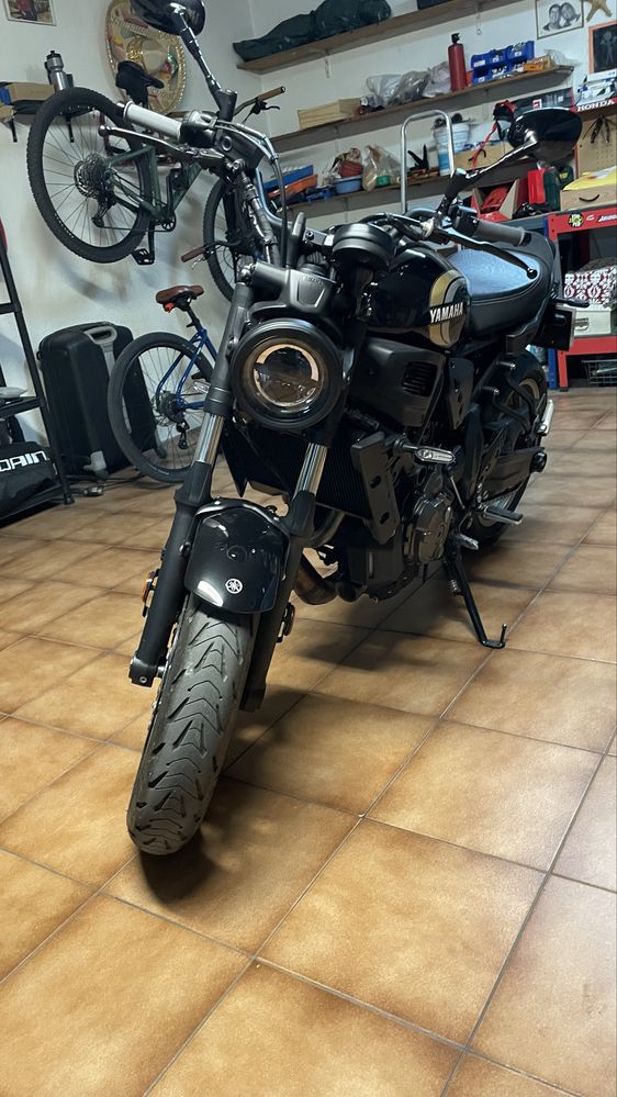 Yamaha xsr 700 de 2023 com 4 mi km nova