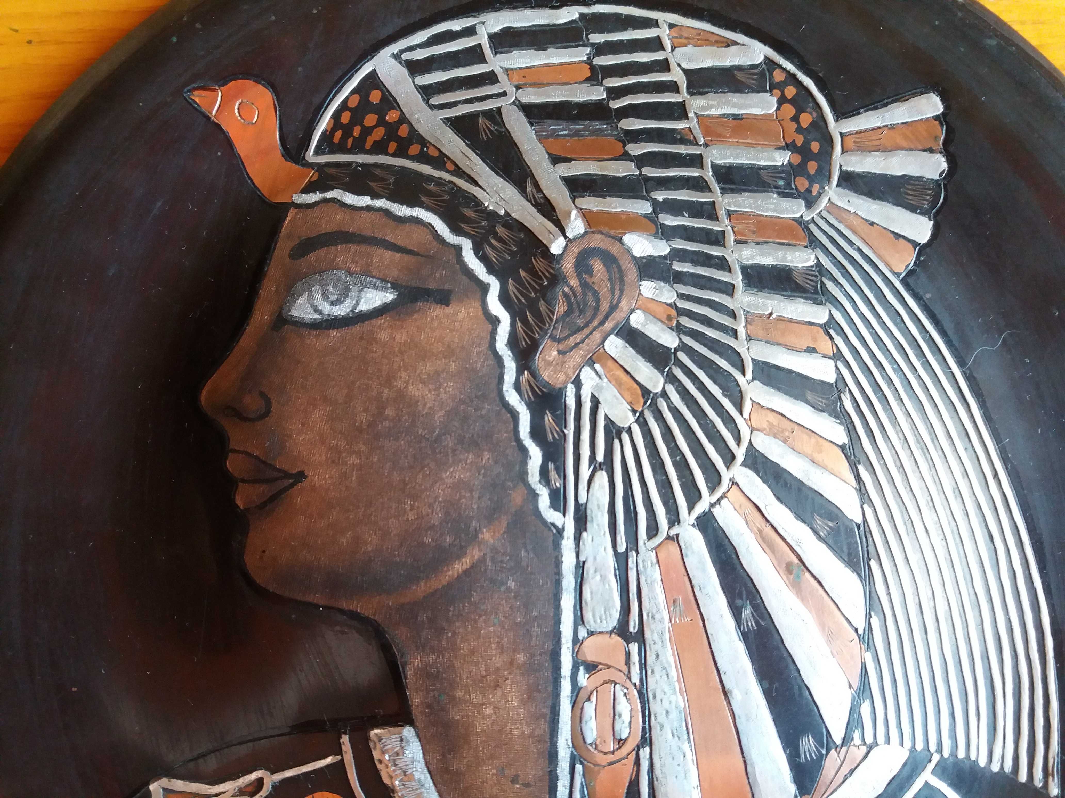 Ręcznie robiony talerz z motywem Kleopatry, lata 70