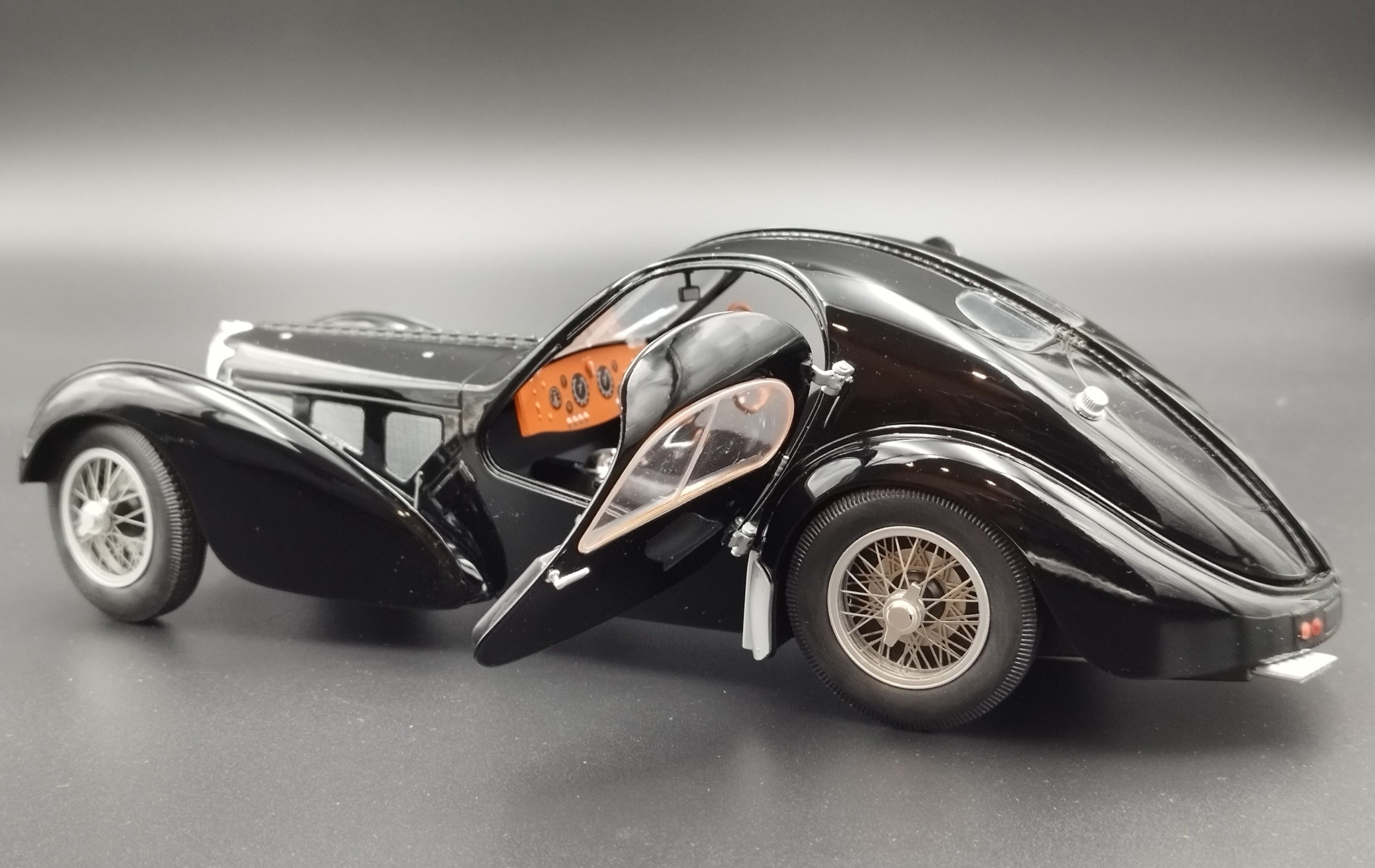 1:18 Solido 1937 Bugatti Type 57 Atlantic Black model nowy