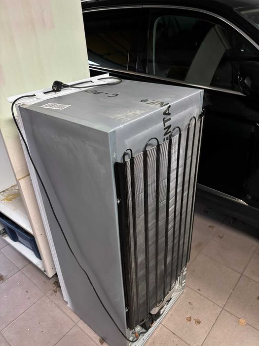 Lodówka do zabudowy, Whirlpool 192 l