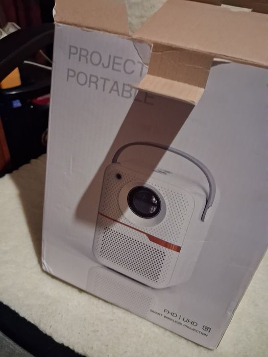 Проектор!2/32 з полотном!