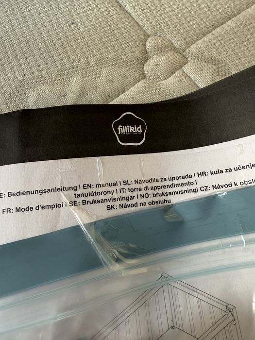 Drewniane łóżeczko Fillikid 90x40 z opuszczanym bokiem