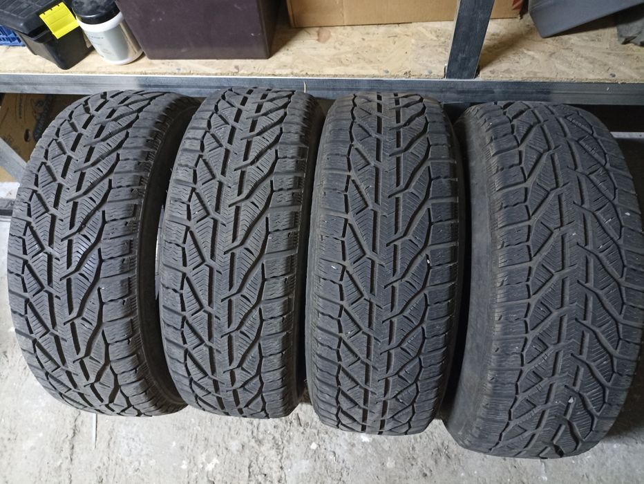 Продам зимову резину  б/у 265/60/17