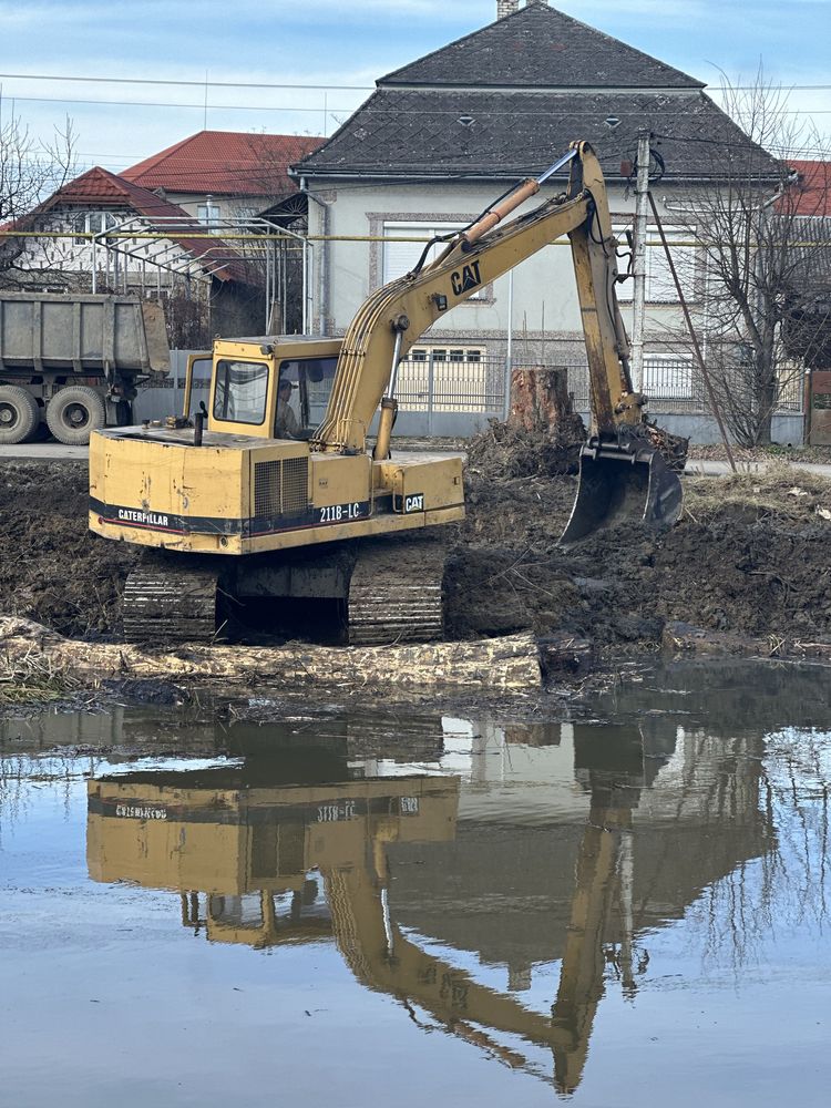 Послуги екскаватора . Оренда екскаватора, екскаватор гусен. Болотнік