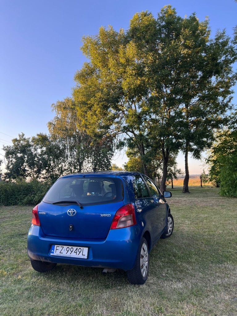 Toyota Yaris 1.0 Polecam