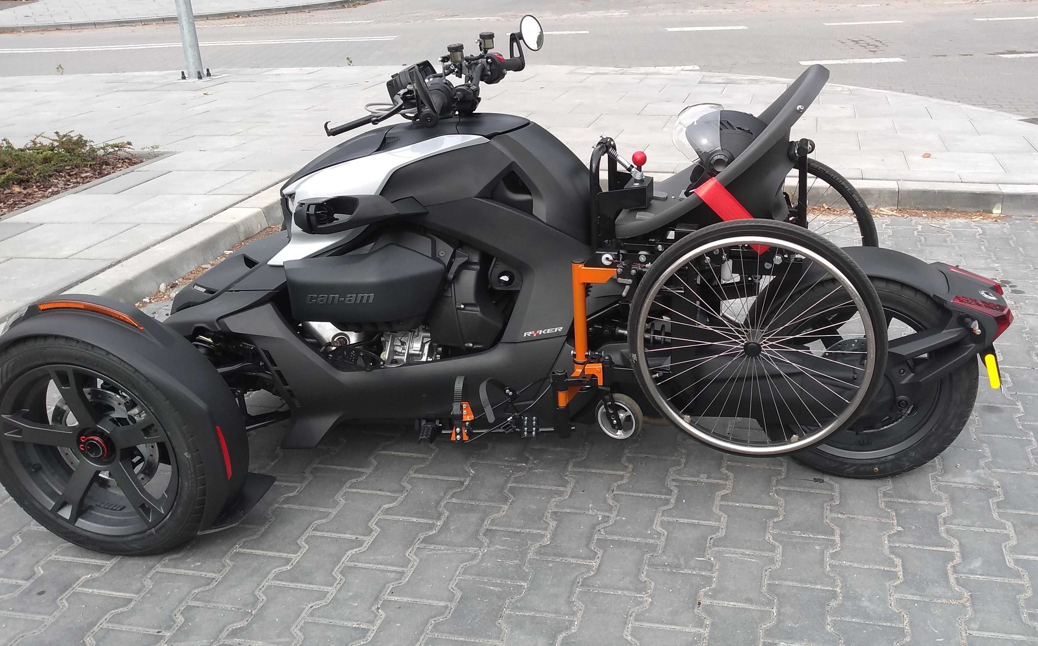 Can Am Ryker 600 osoba na wózku samodzielna jazda PFRON trike