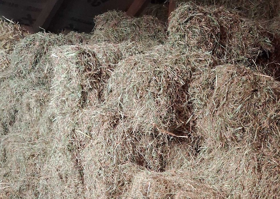 Siano i słome w preskach