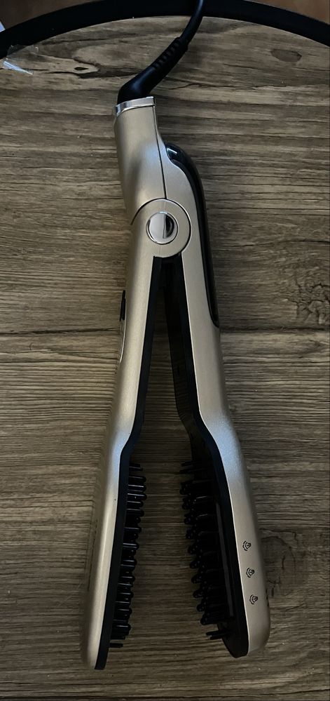 Escova a vapor como nova