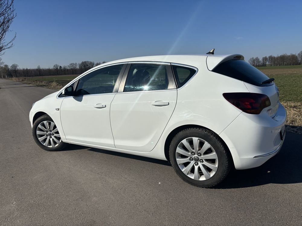 Opel astra j cosmo
