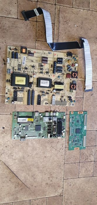 Płyta główna zasilająca t-con telewizor Toshiba