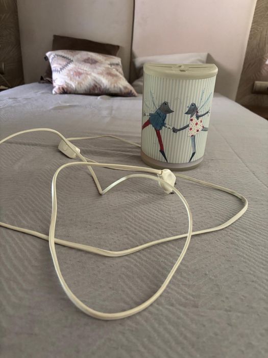 Lampka nocna na ścianę - kinkiet