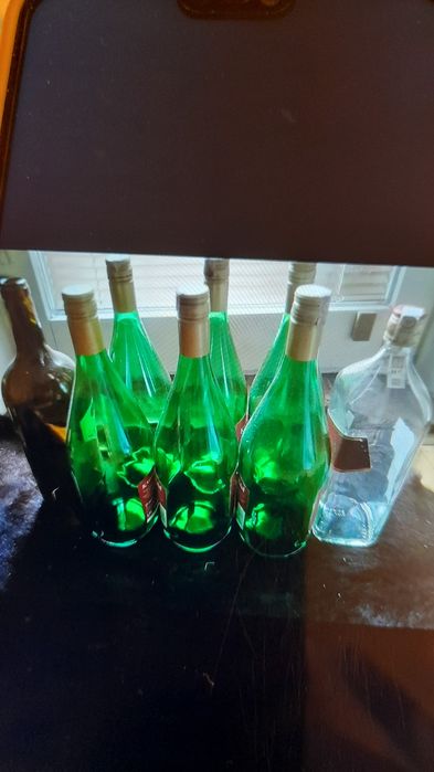 Butelki duze zielone poj 1,5 l-6 szt-18 zl