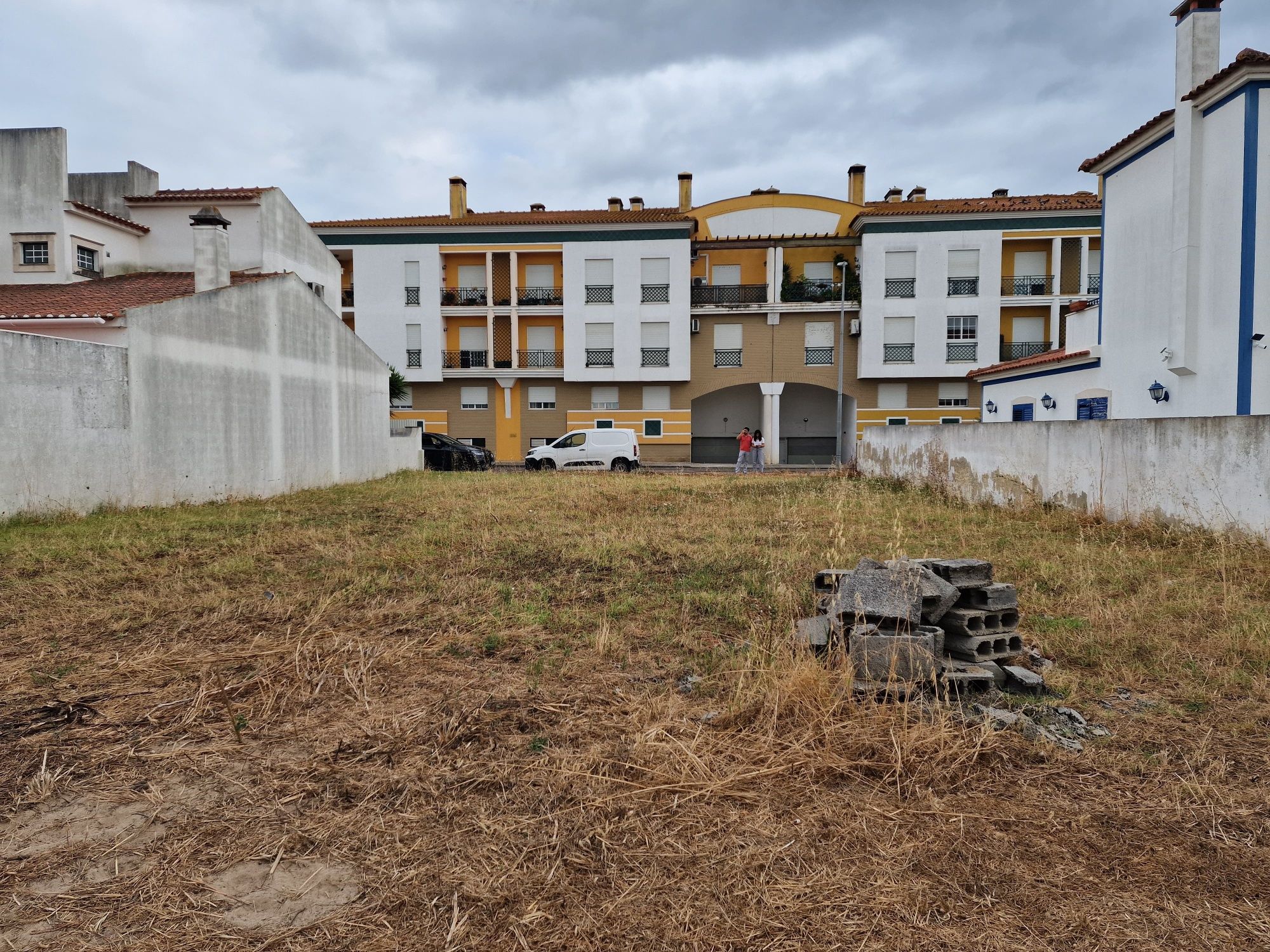 Lote de terreno para construção em Almeirim com projecto