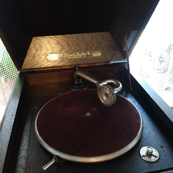Stary Gramofon szafkowy, patefon, antyk