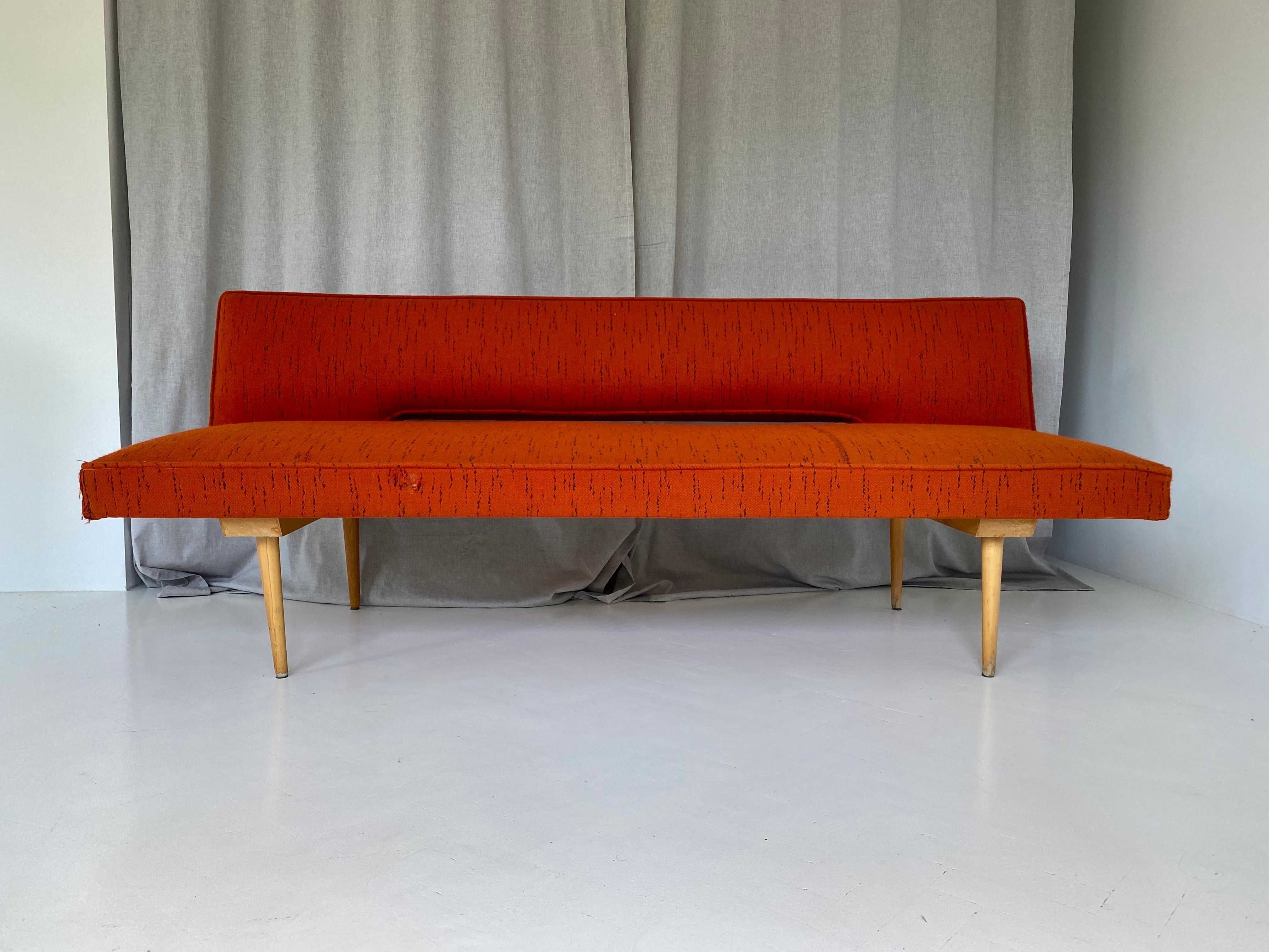 Sofa proj. M. Navratil, lata 60. KLASYK VINTAGE