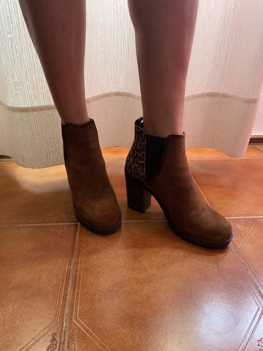 Bota em camurça castanha da marca Seaside