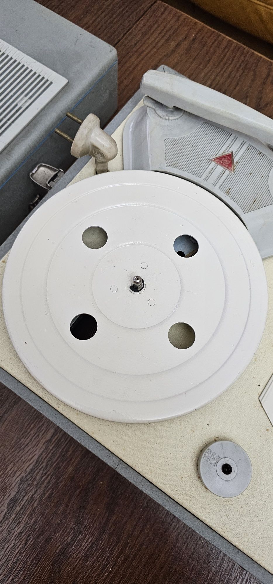 Gramofon z firmy Fonica