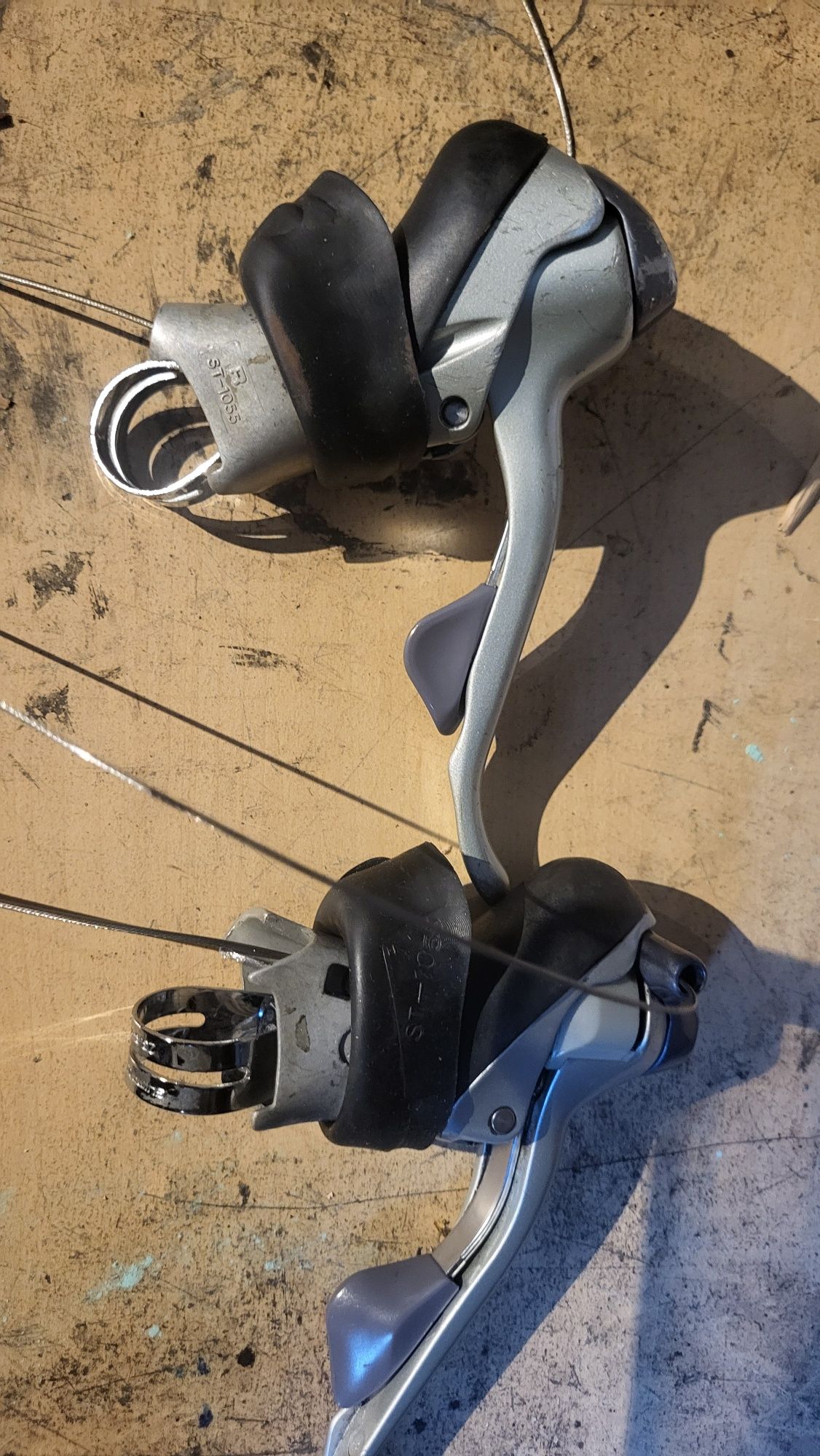 Klamkomanetki shimano 105 - 1055 (2x8)