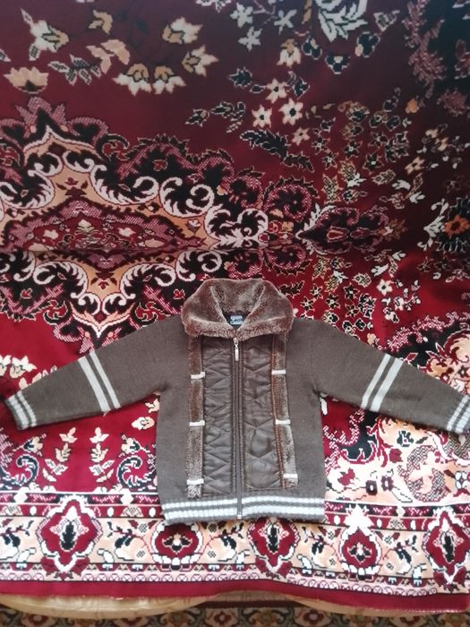 Продам теплу кофту