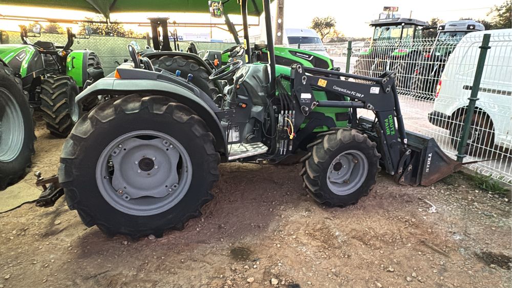 Tractor Deutz Agrokid 230 com carregador