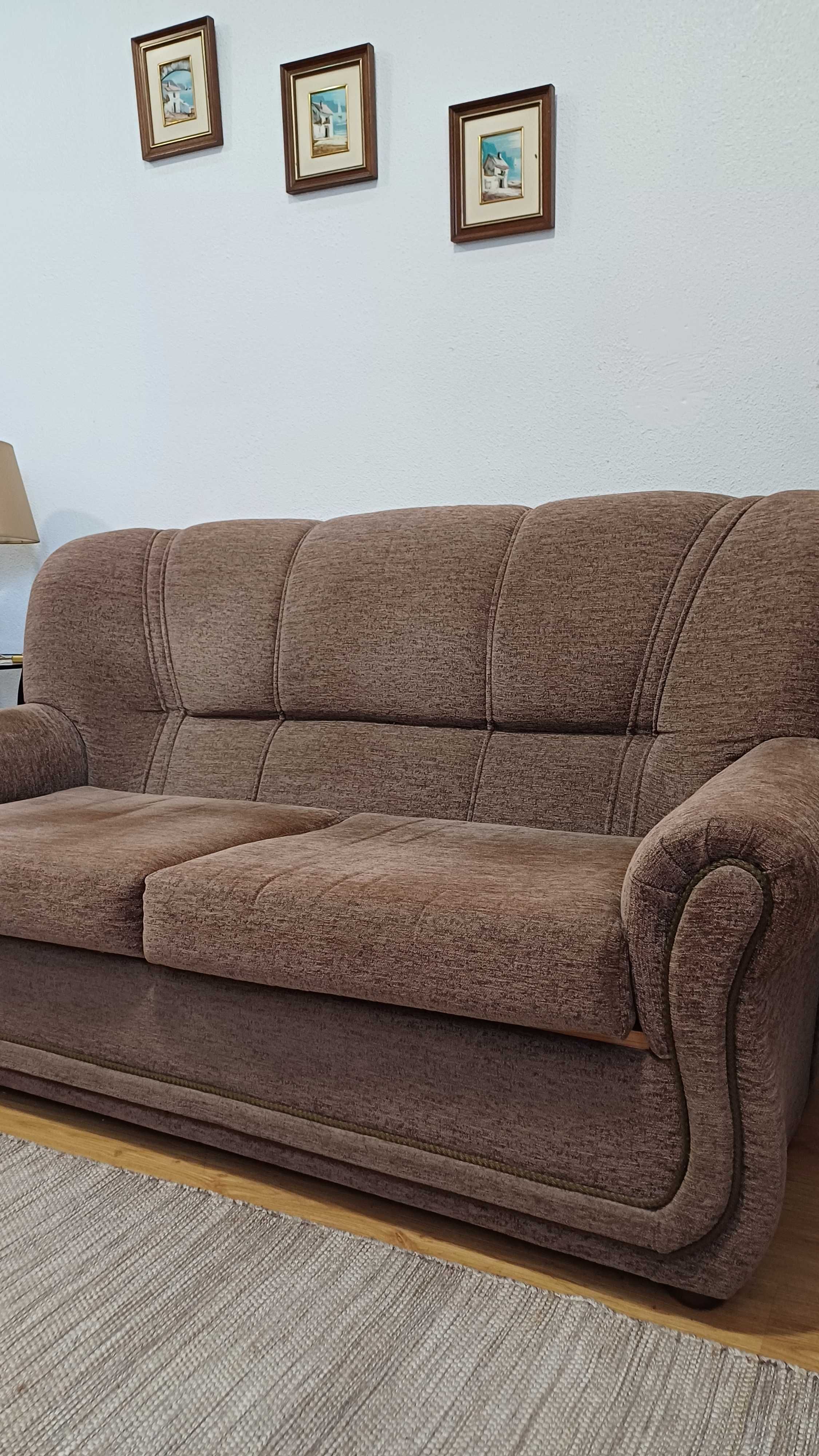 Vendo sofá castanho em bom estado de utilização