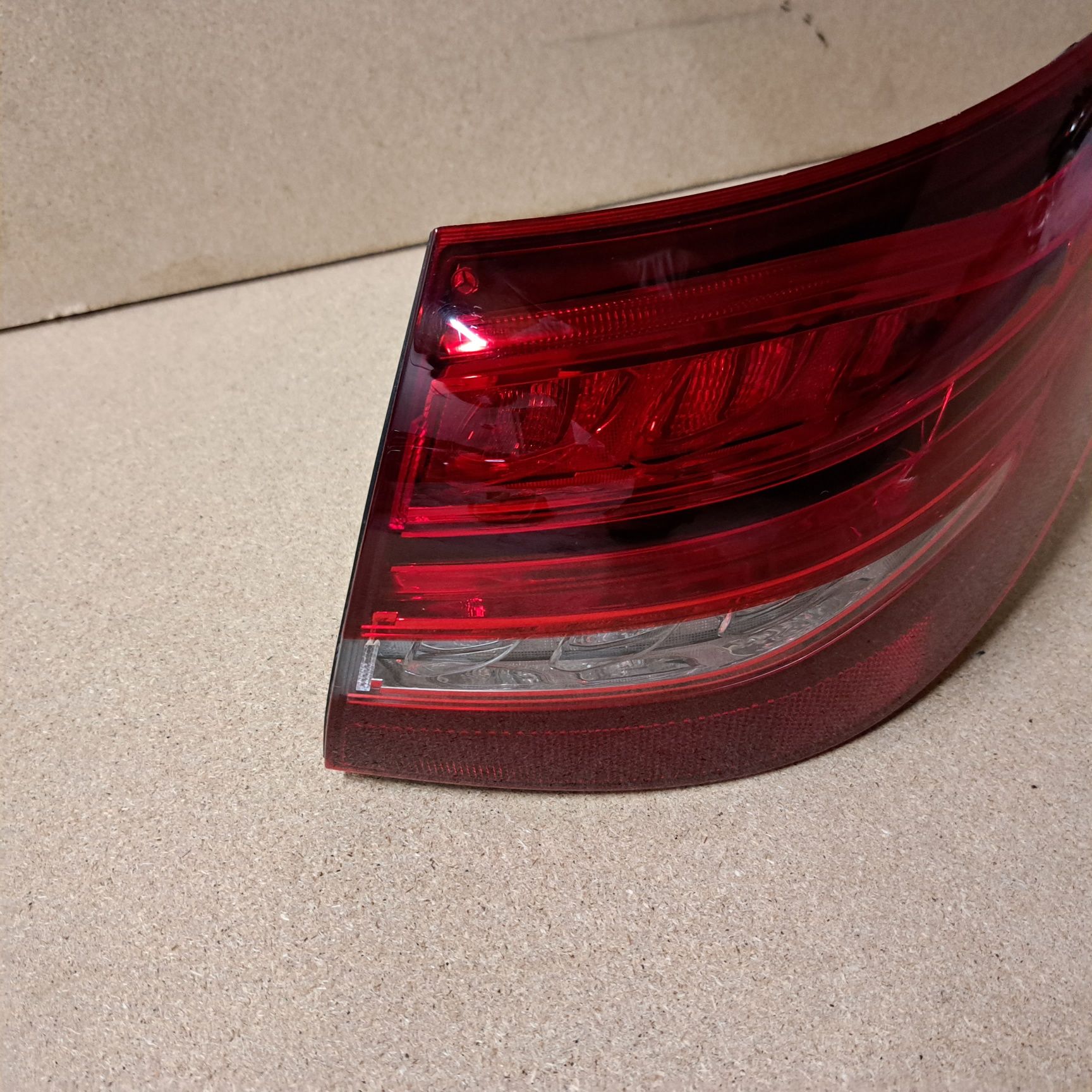 Lampa led prawy tył mercedes C klasa w205