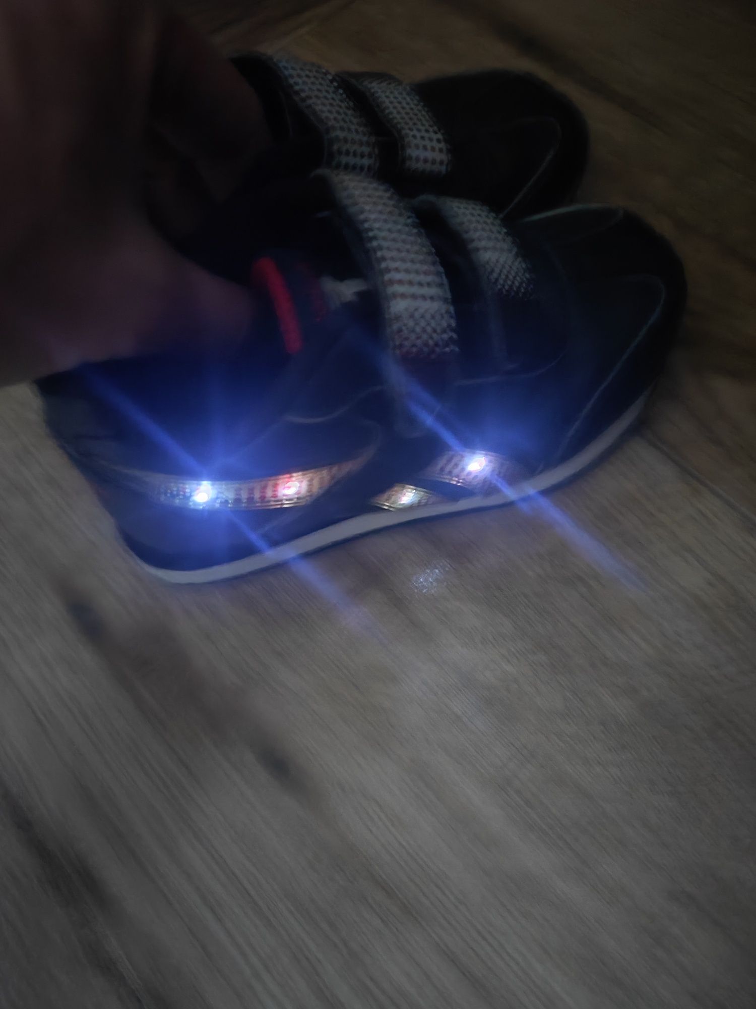Reebok dla dzieci buty 25 świecące ledy sneakersy adidasy buciki